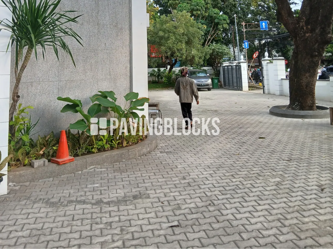 Foto proyek pemasangan paving block