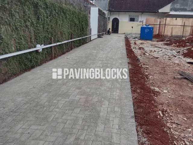 Foto proyek pemasangan paving block